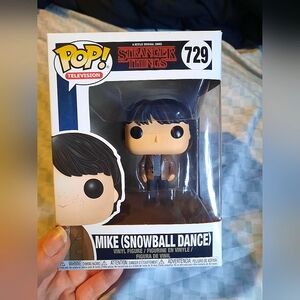 Stranger Things Mike Wheeler (Snowball Dance) Funko Pop IN BOX